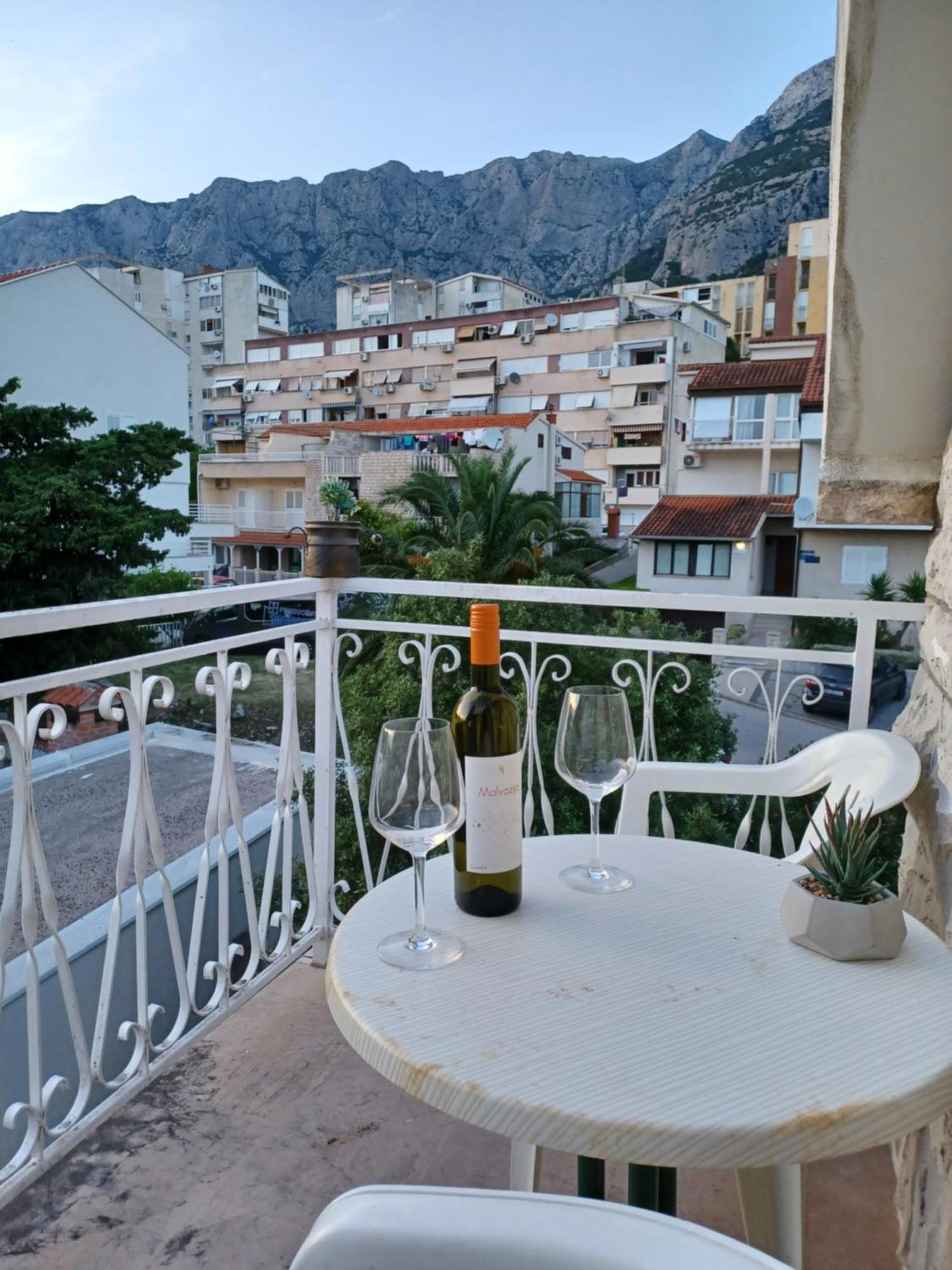 Apartments Emilija Makarska Buitenkant foto