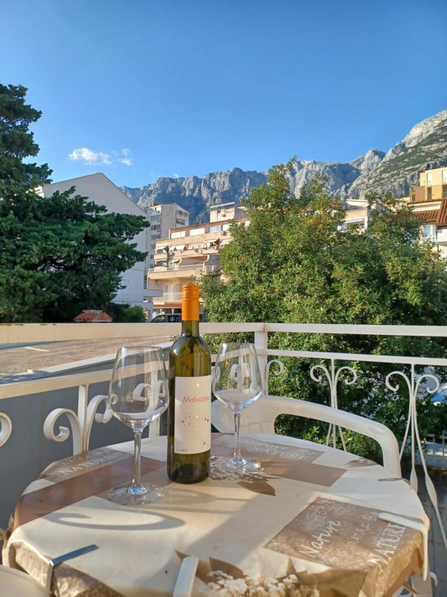 Apartments Emilija Makarska Buitenkant foto