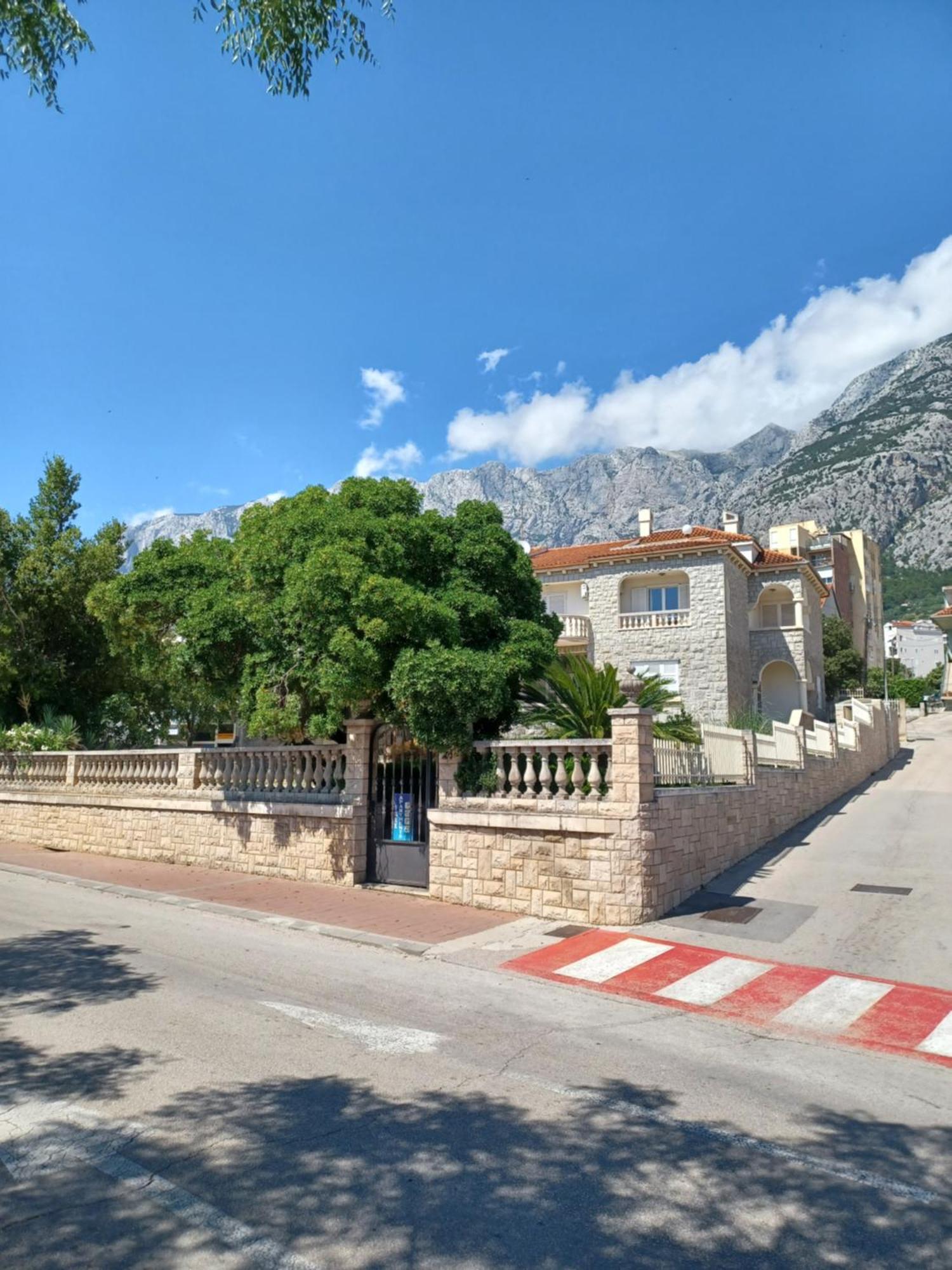 Apartments Emilija Makarska Kamer foto