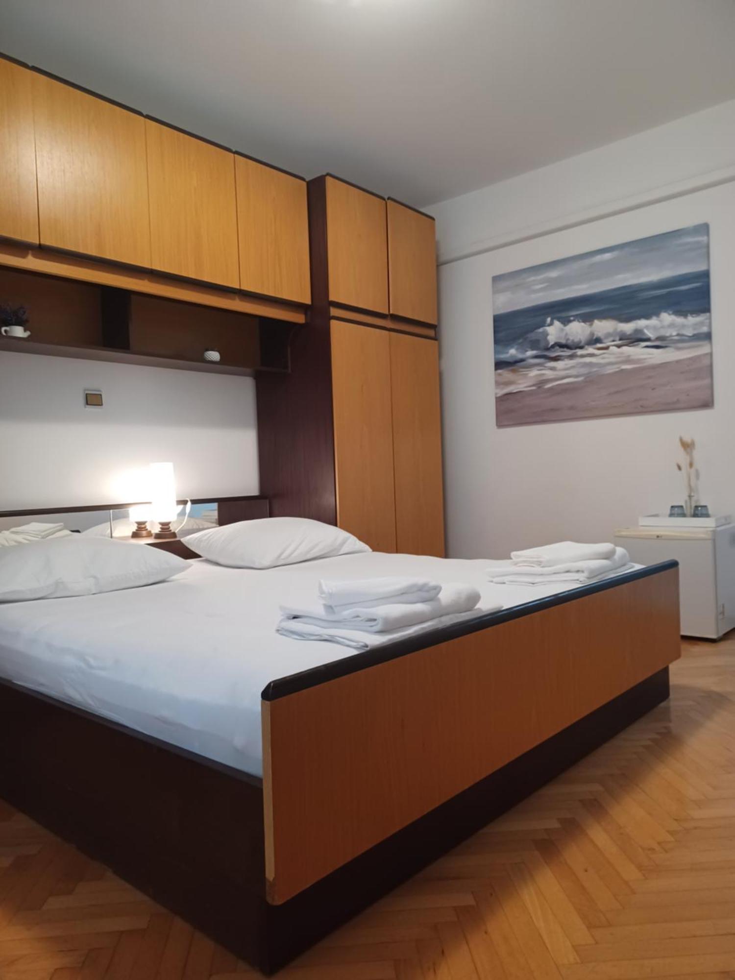 Apartments Emilija Makarska Kamer foto