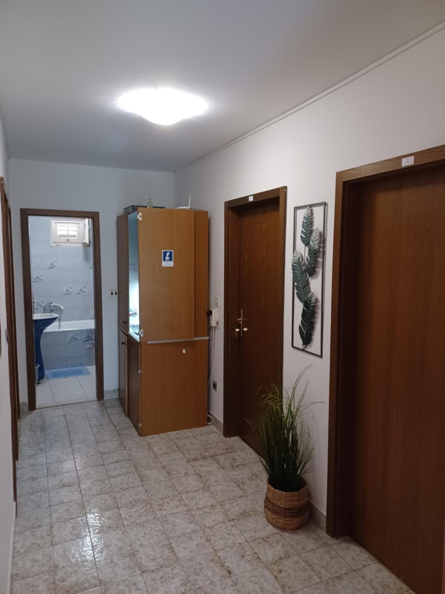 Apartments Emilija Makarska Kamer foto