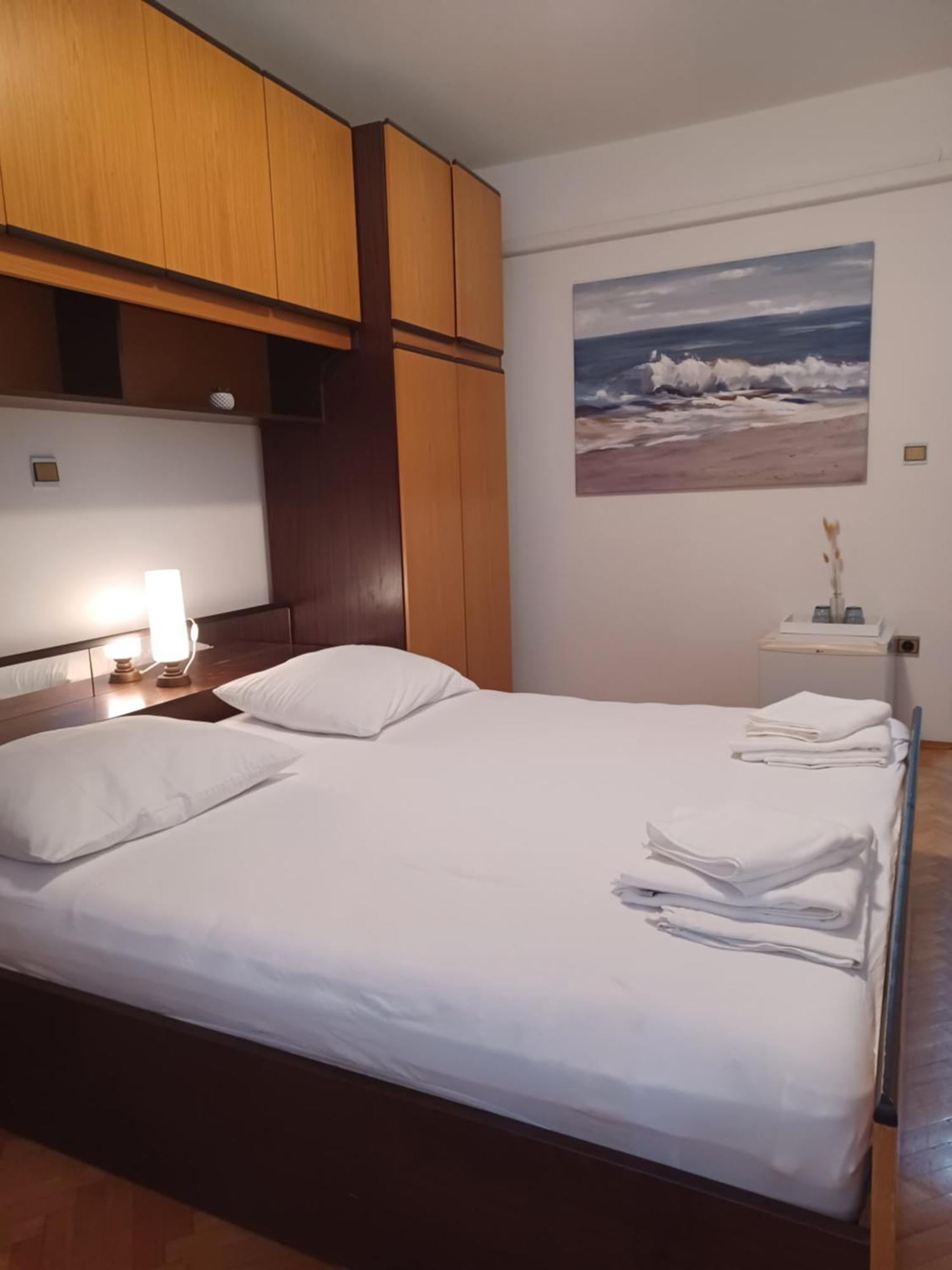 Apartments Emilija Makarska Kamer foto