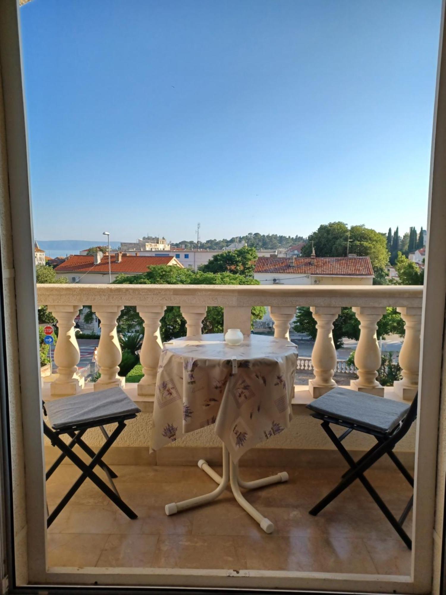 Apartments Emilija Makarska Kamer foto